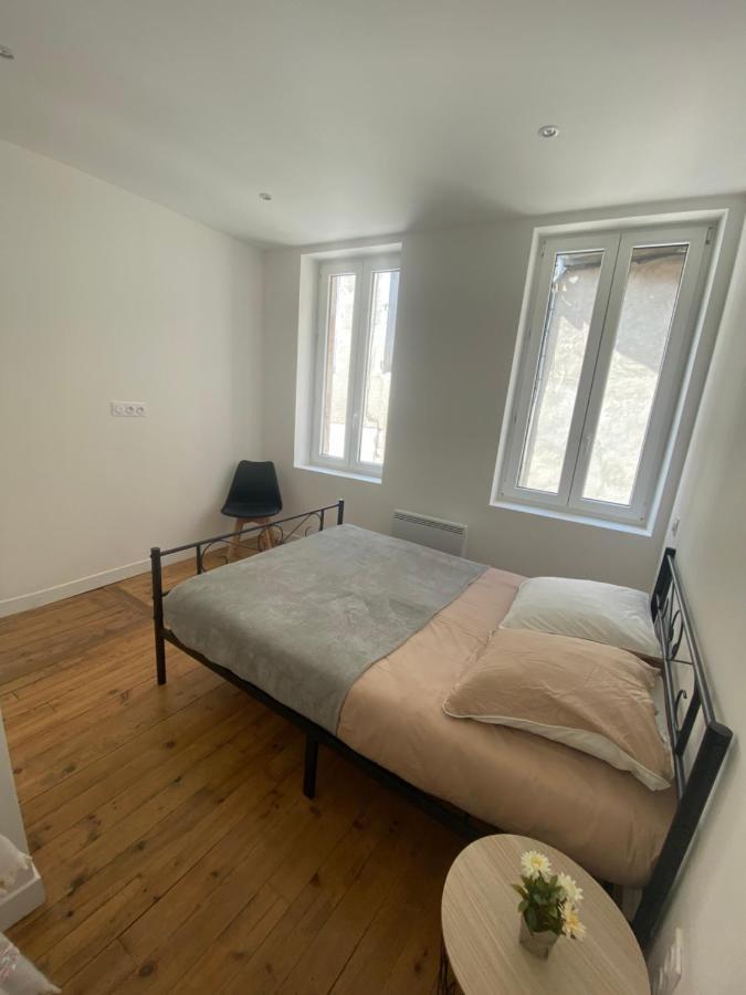 Logement Tout Equipe Layrac Exterior photo